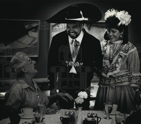 1990 Press Photo Dorothy Wolfgramm visits at an event in the MATC dining room - Historic Images