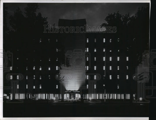 1965 Press Photo Night view of new corporate headquarters of Cutler-Hammer, Inc.-Historic Images