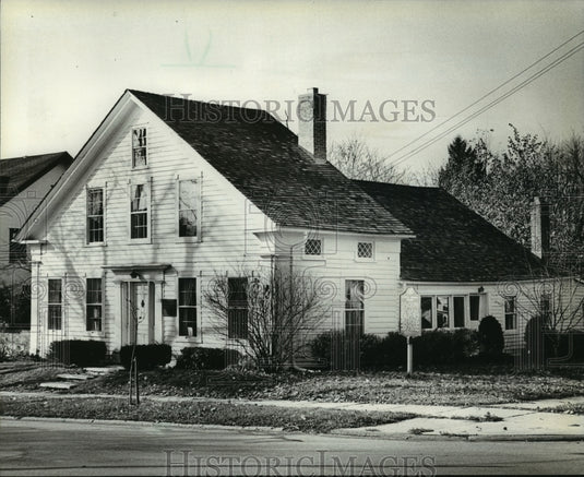 1981 Wauwatosa, Wisconsin's Oldest Home: The Lowell Damon House - Historic Images