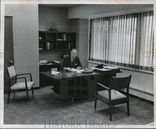 1964 Press Photo Harold Daniels, Journal Official. - Historic Images