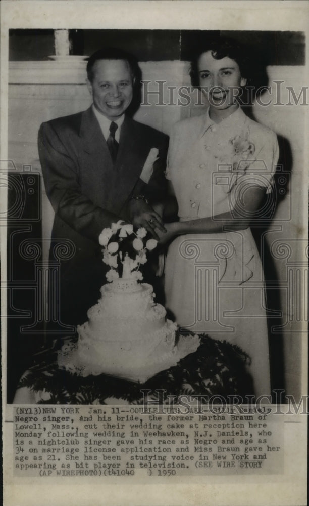1950 Press Photo Singer Billy Daniels &amp; his new wife Martha Braun in New Jersey - Historic Images