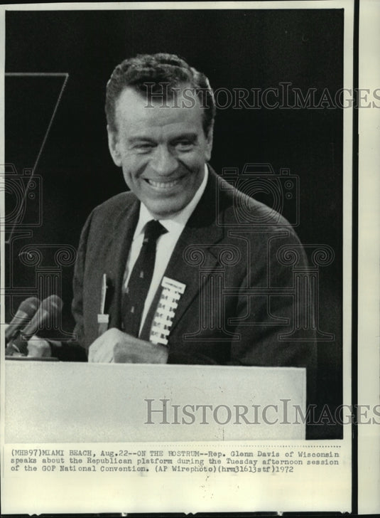 1974 Press Photo Rep. Glenn Davis Speaks at the GOP National Convention - Historic Images