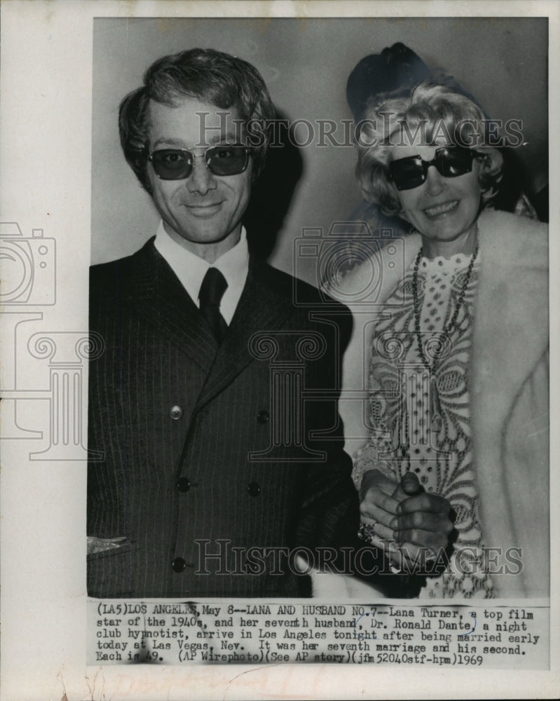 1969 Press Photo Film star Lana Turner and husband Ronald Dante in Los Angeles - Historic Images