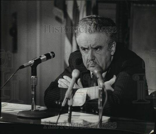 1979 Press Photo Governor Lee S. Dreyfus at press conference, Madison, Wisconsin - Historic Images