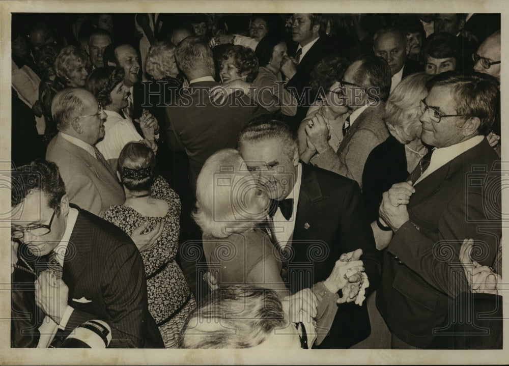 1979 Press Photo Lee S. Dreyfus dancing at inauguration in Madison, Wisconsin - Historic Images