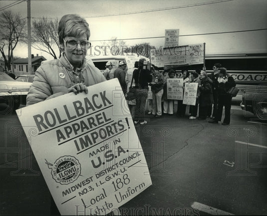 1983 Press Photo Mary Haumschild, with union members, protests apparel imports-Historic Images