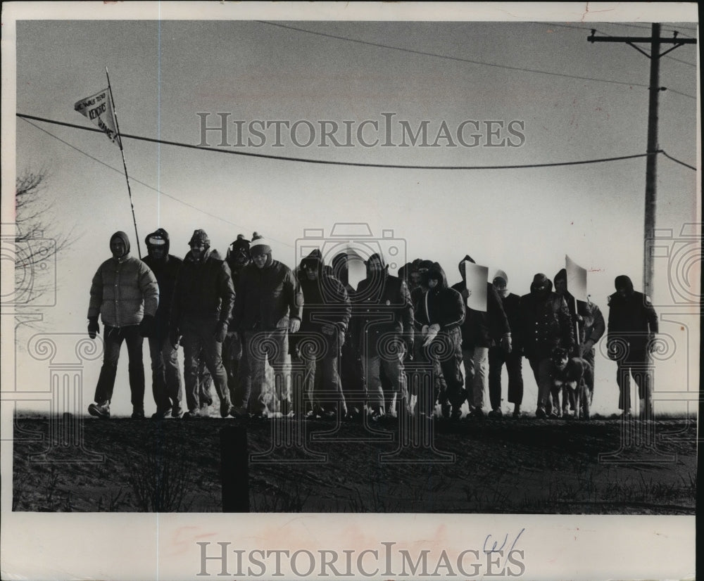 1978 Disgruntled Kenosha city employees march to Madison, Wisconsin-Historic Images