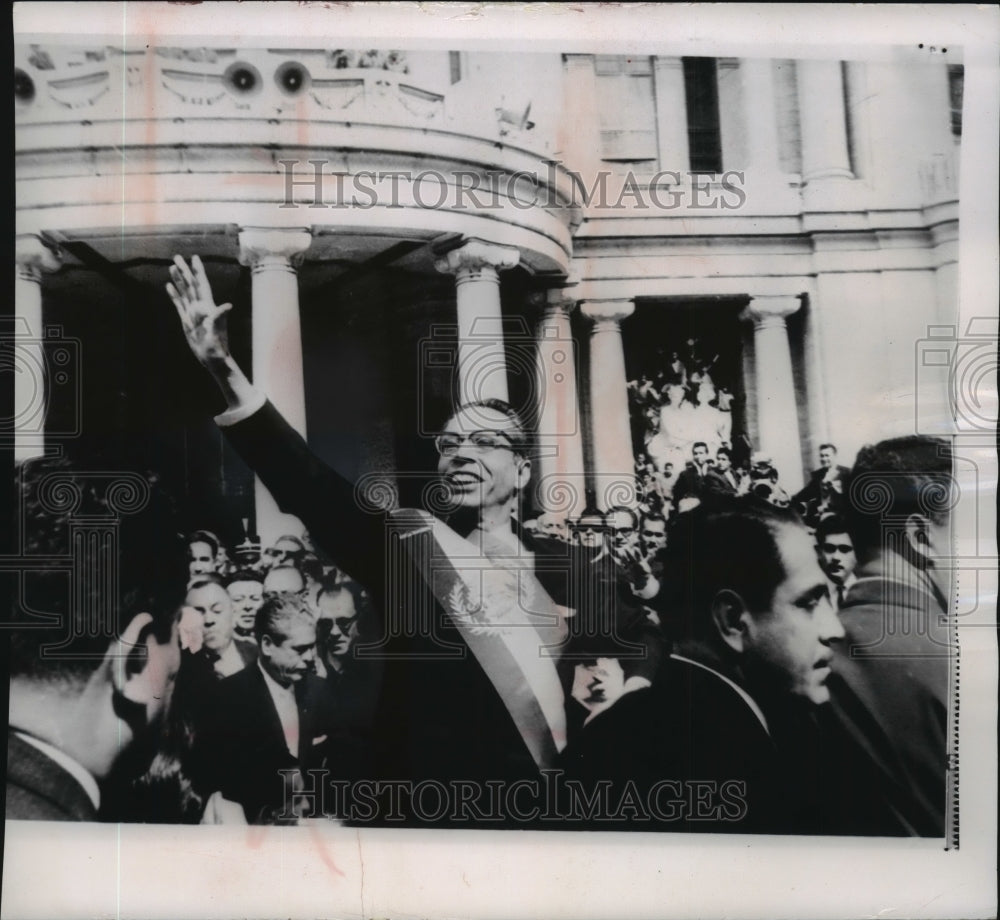 1964 Press Photo Mexico&#39;s President Gustavo Diaz Ordaz with crowd in Mexico City - Historic Images