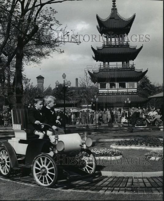 1968 Press Photo Youngsters drive old car replicas in Tivoli Park, Copenhagen - Historic Images