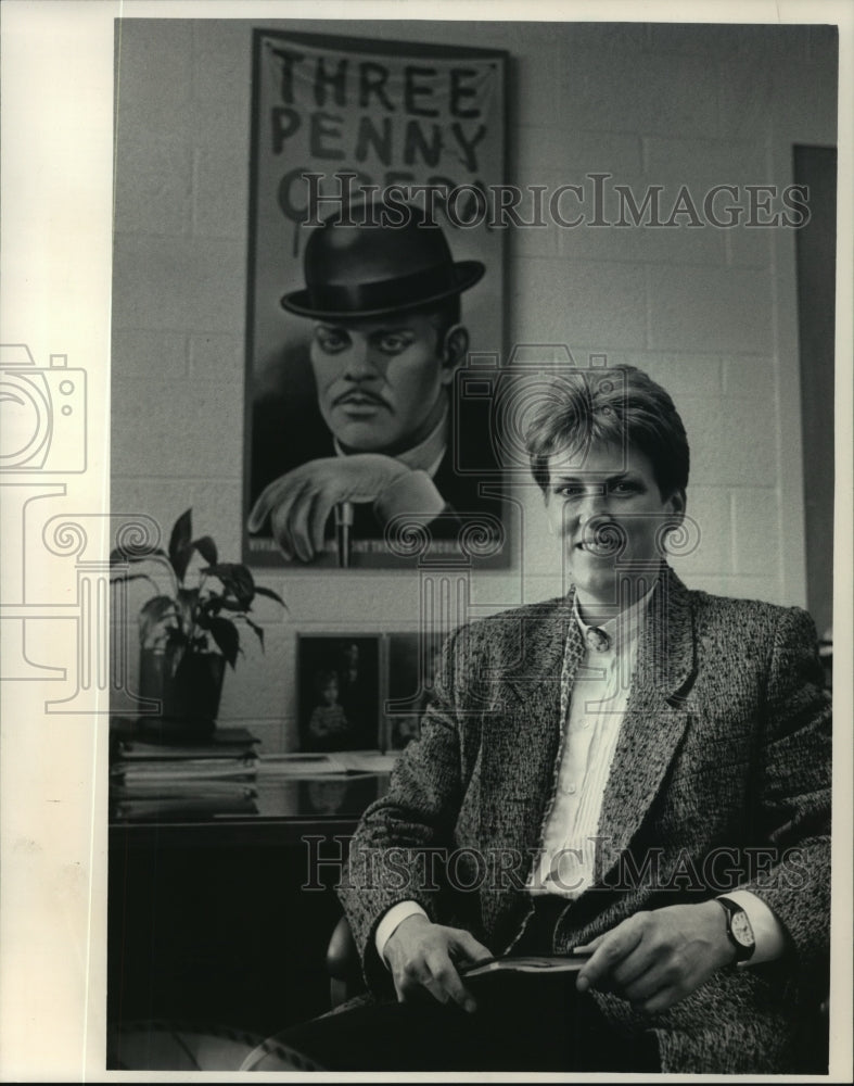 1987 Press Photo Kate Davy of Alvevno College - mja94787 - Historic Images