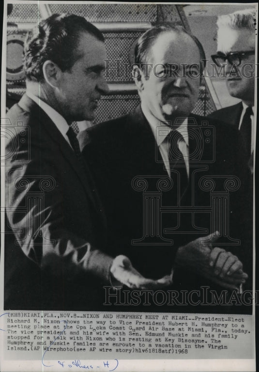 1968 Press Photo Richard Nixon shows Hubert Humphrey to a meeting place in Miami - Historic Images