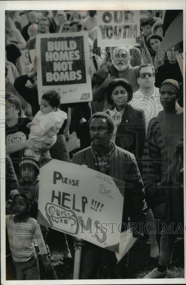 1989 Protesters marching to courthouse in Milwaukee, Wisconsin - Historic Images