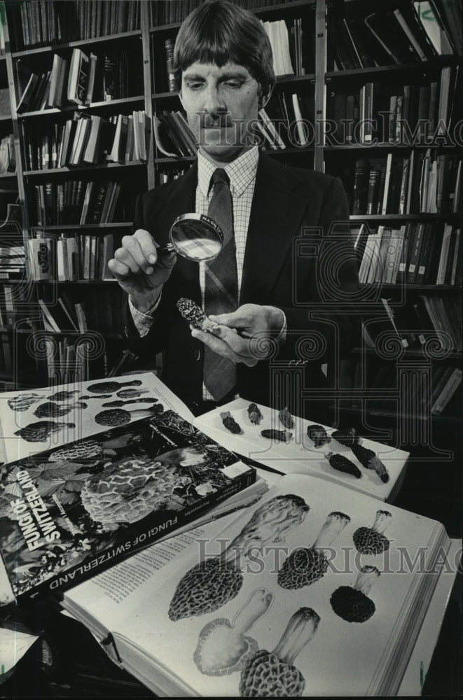1985 Martyn J. Dibben is the Milwaukee museum&#39;s mushroom expert - Historic Images