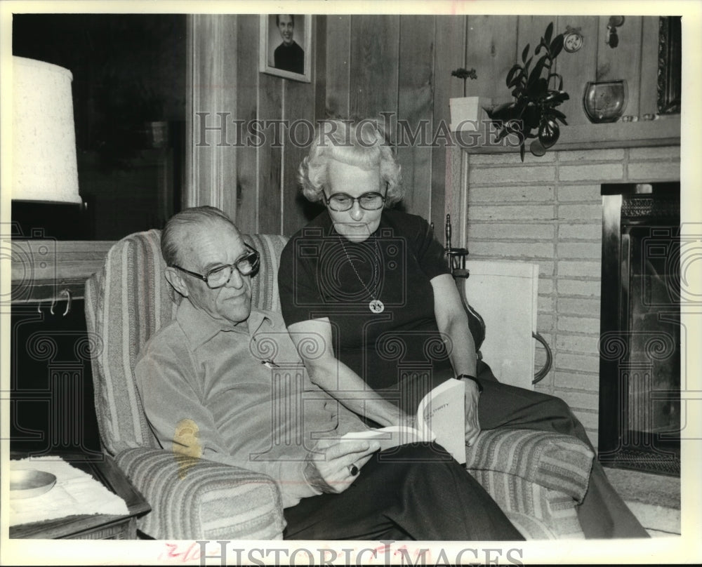 1980 Author Rufus Dimmick and his wife, Wilma in Wisconsin - Historic Images