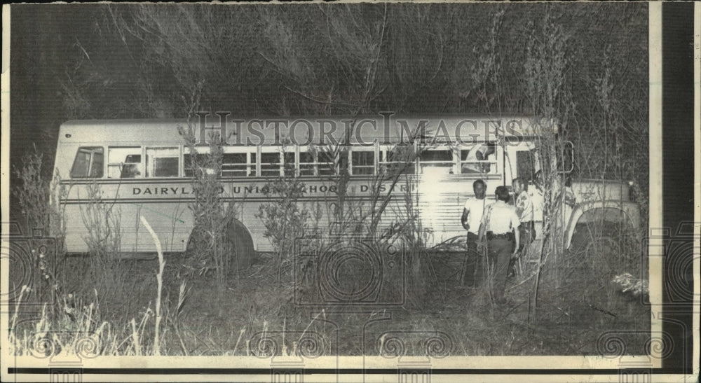 1976 Press Photo Bus in a bamboo thicket in Chowchilla, California - mja95204 - Historic Images