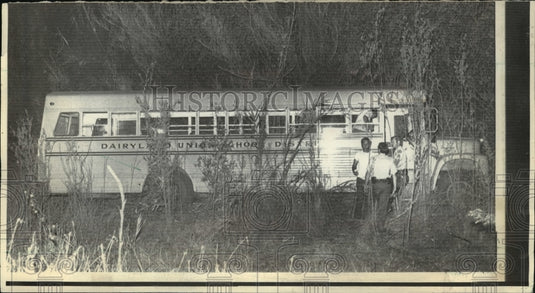 1976 Press Photo Bus in a bamboo thicket in Chowchilla, California - mja95204 - Historic Images