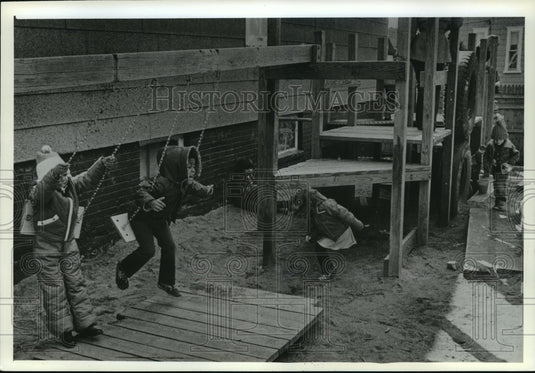 1982 Press Photo Children's Discovery Center Features a Small Playground - Historic Images
