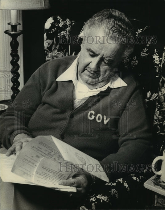 1980 Wisconsin Governor Lee Sherman Dreyfus Reading - Historic Images