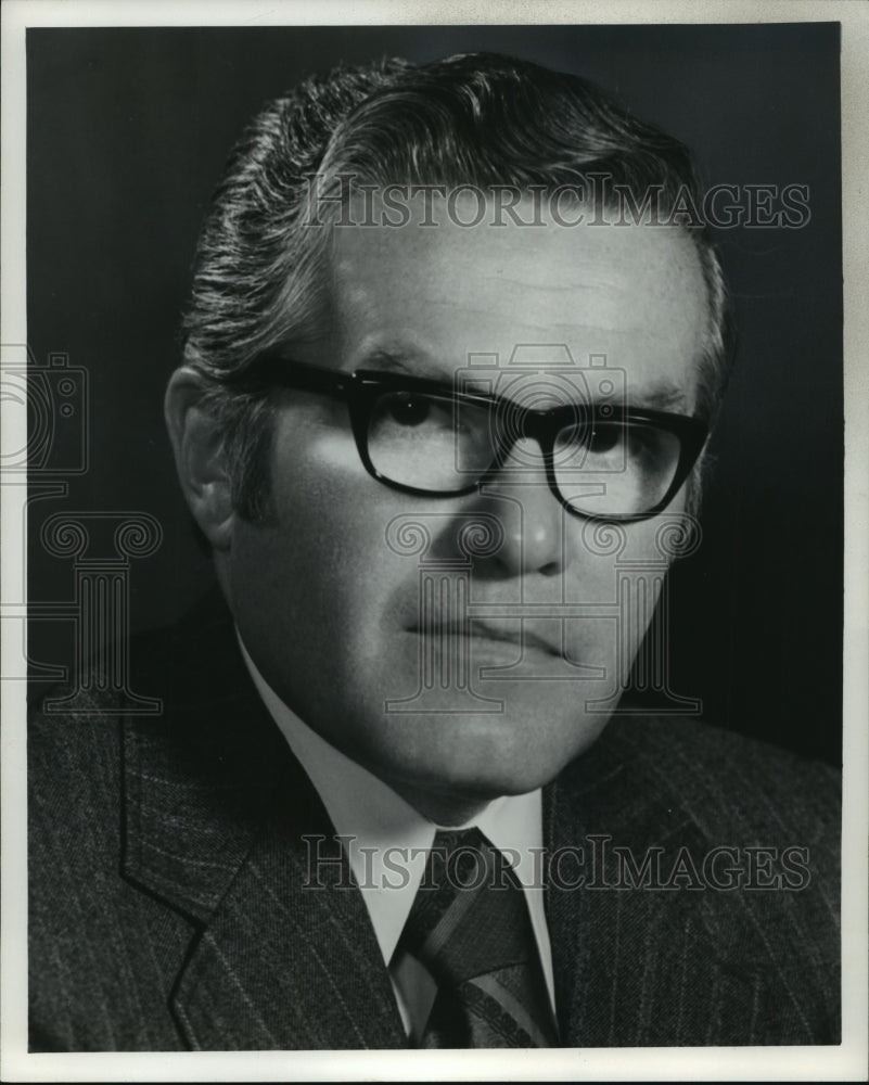 1976 Press Photo Milwaukee&#39;s Thomas L. Dineen of Allis-Chalmers - mja96142 - Historic Images