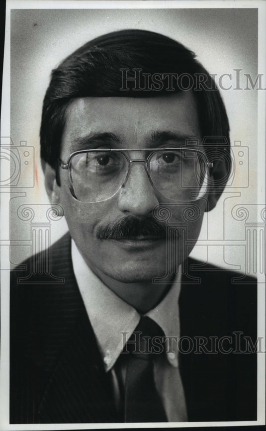 1990 John J. DiMotto, Milwaukee County's newest circuit judge - Historic Images
