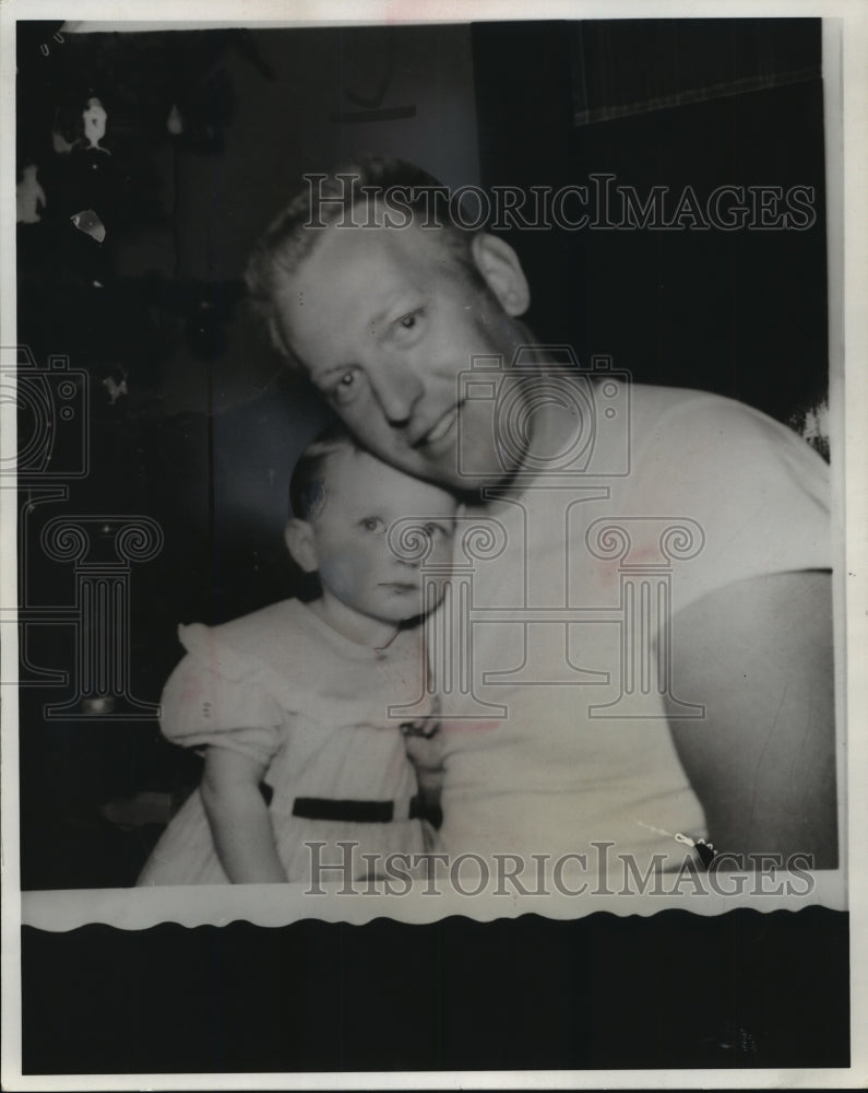 1962 Press Photo Russel Douglas with his daughter, Debra Lynn - mja96220 - Historic Images