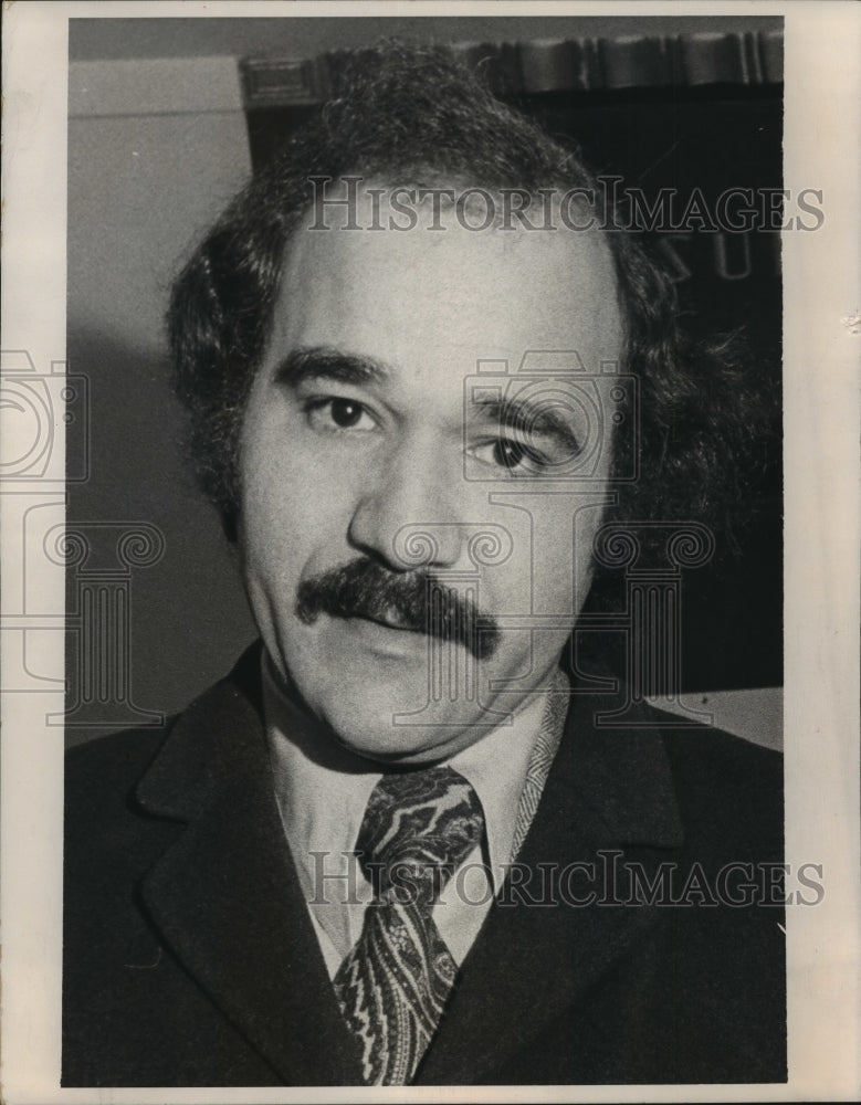 1975 Press Photo Dr. Kenneth Loel is charged with manslaughter through abortion-Historic Images
