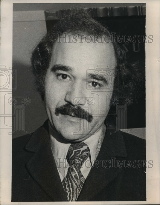 1975 Press Photo Dr. Kenneth Loel is charged with manslaughter through abortion-Historic Images
