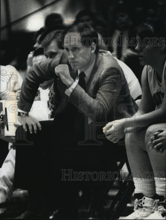 1992 Dan Domach, Waukesha North's girls basketball head coach - Historic Images