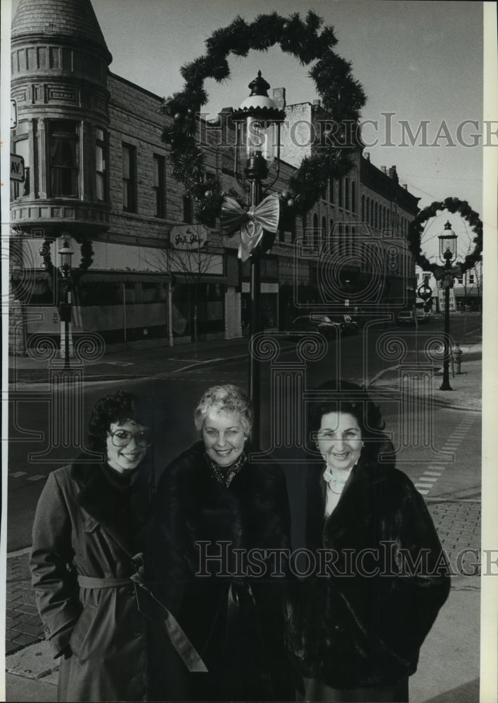 1982 Business women Linda Dunlap, Marianne Grunske and Cecile Hack-Historic Images