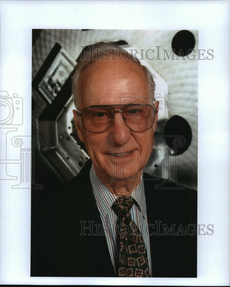 1994 Press Photo Carl Edquist, founder of Carlson Tool &amp; Manufacturing Corp. - Historic Images