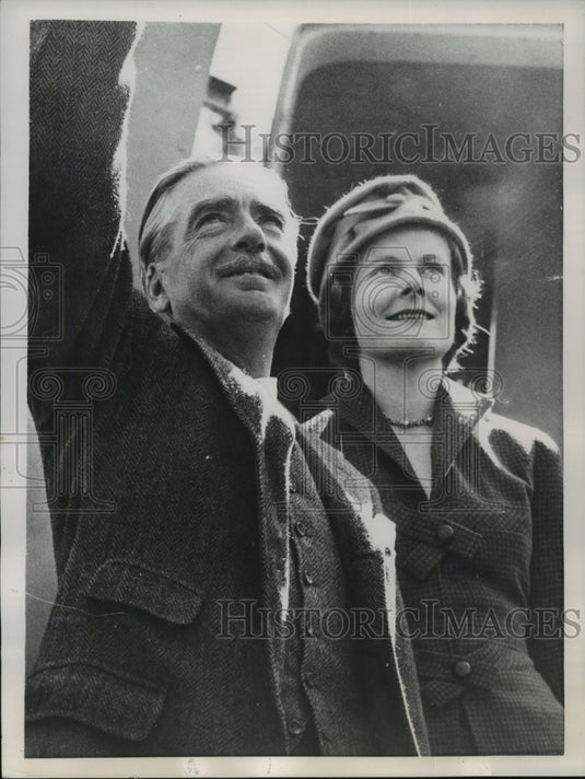 1956 Press Photo British Prime Minister Sir Anthony Eden & wife at in London - Historic Images