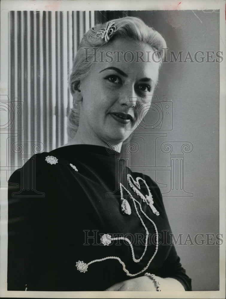 1957 Press Photo Arleen Cazalet Model Blouse Decorated With Diamonds in New York - Historic Images