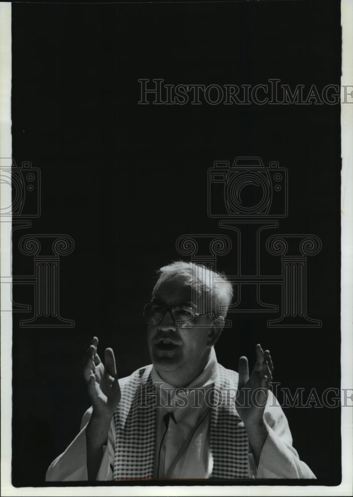 1994 Father Gene Doda Jr speaking at Sunday Mass on the Grass sermon-Historic Images