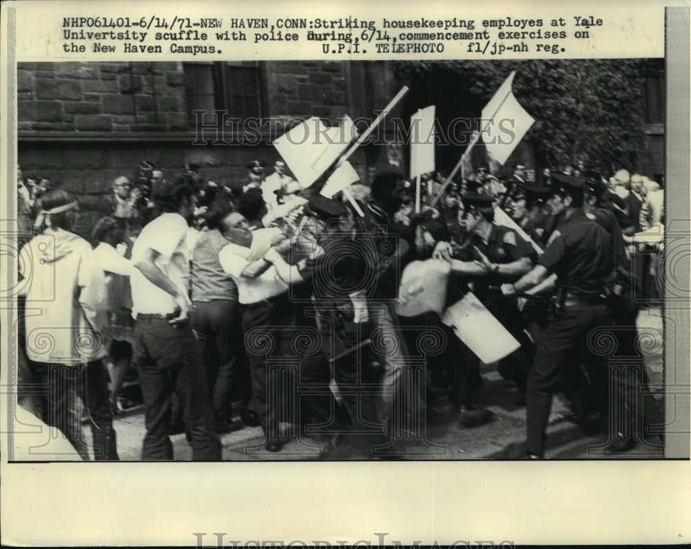 1971 Press Photo House keeping employees protest at Yale University - mja97325 - Historic Images