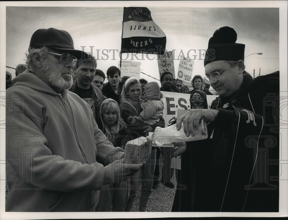 1992 A Milwaukee protest of North American Free Trade Agreement - Historic Images