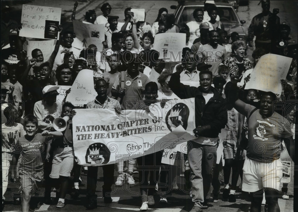 1991 Press Photo Protesters march in central city for awareness of drug abuse - Historic Images