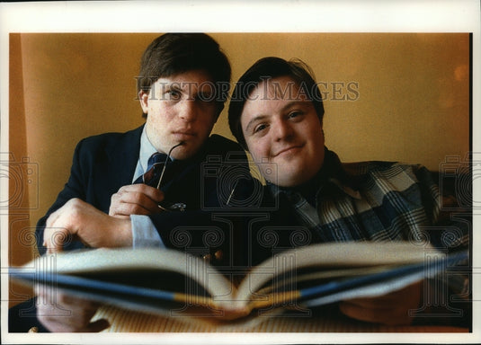 1994 Co-authors Mitchell Levitz & Jason Kingsley published a book - Historic Images