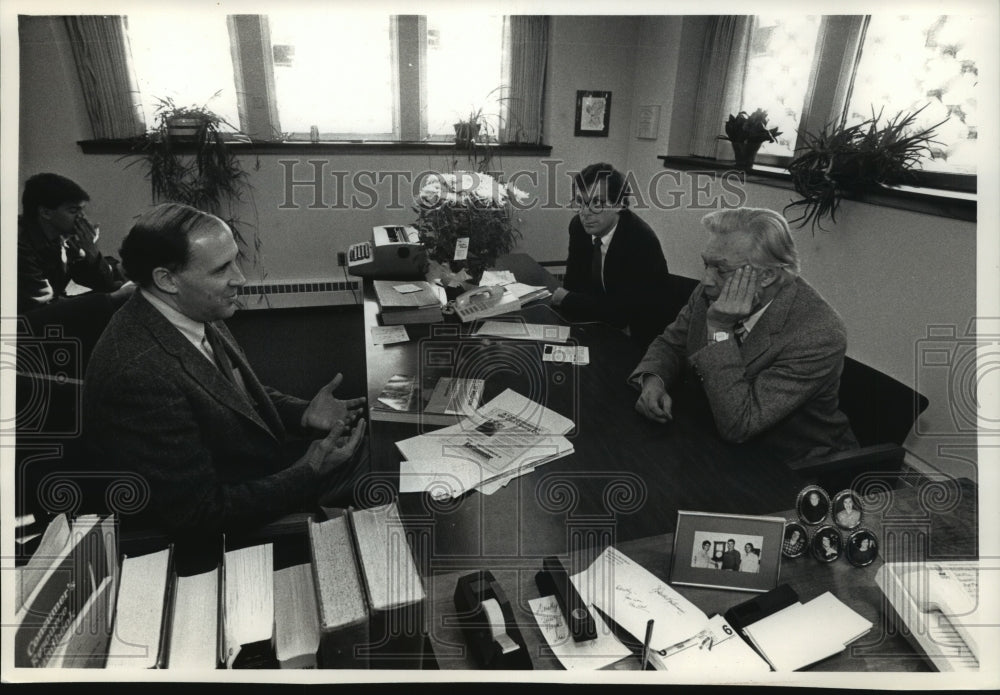 1990 James E. Doyle meets with Robert W. Kastenmeier in Wisconsin-Historic Images