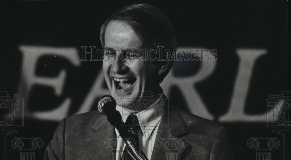1983 Wisconsin Governor Earl at the State Democratic Convention-Historic Images