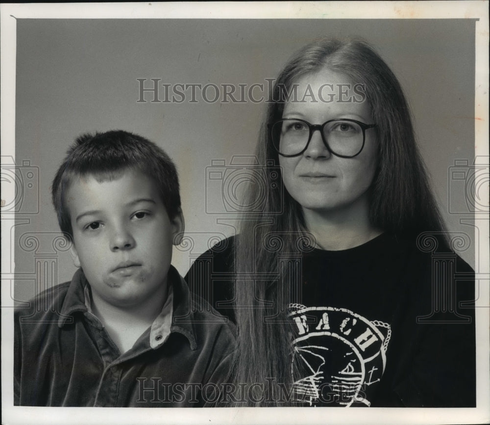 1989 Press Photo Diane Dew and her son, Jonathan, of West Allis - mja97605 - Historic Images