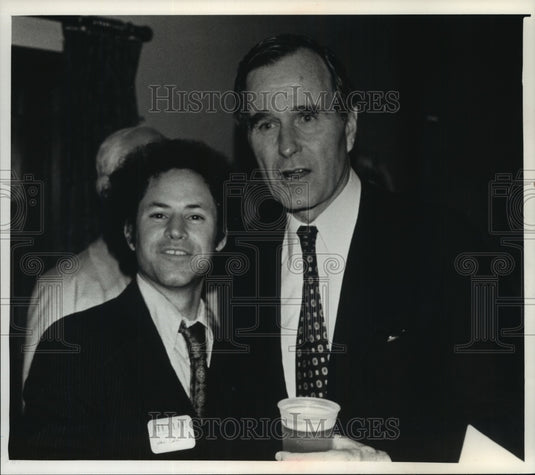 1989 Milwaukee Comidian Jan Bruce Eder with "friend" George Bush - Historic Images