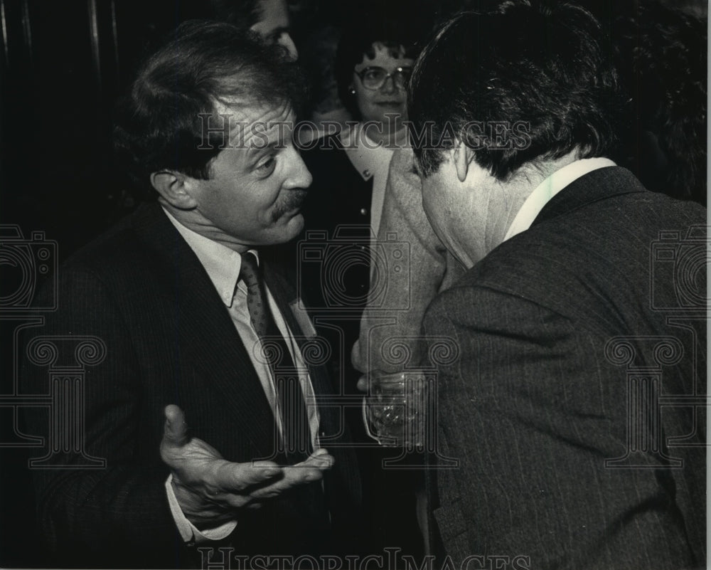 1988 Press Photo Tom Donegan Council President at the Pfister Hotel - mja97772 - Historic Images