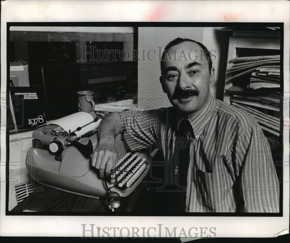 1978 Press Photo Dan Dorfman, business writer for Esquire Fortnightly - Historic Images