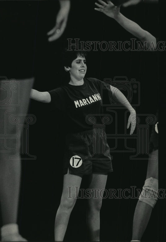 1986 Press Photo Deaf Woman Takes 3rd Place in Milwaukee Junior Miss Pageant - Historic Images