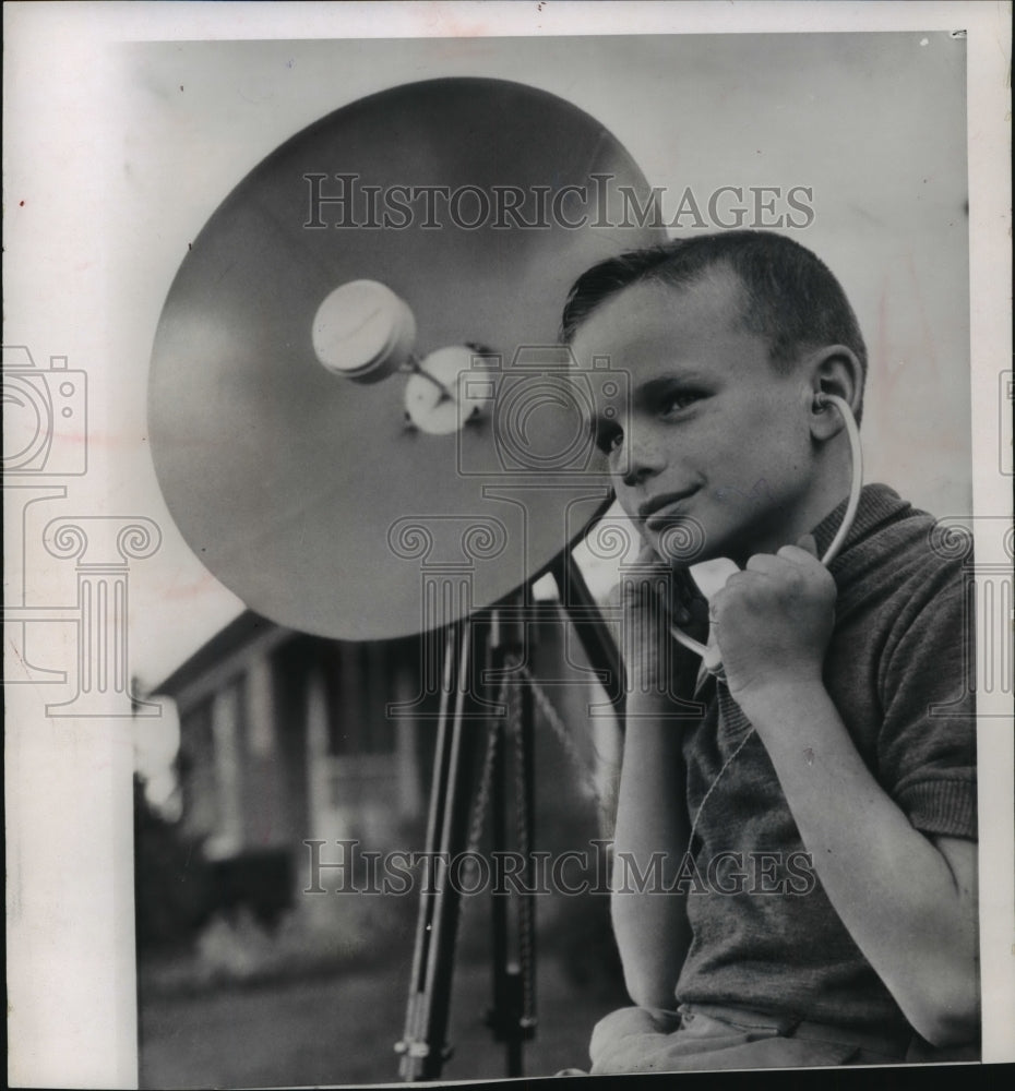 1966 Press Photo Steve Soltesz with his listening device - mja98053 - Historic Images