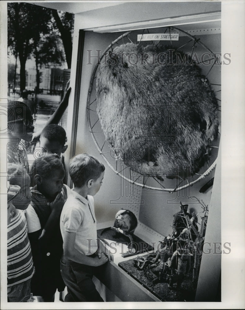 1965 Press Photo Mobile museum for kids in Franklin Square playground, Milwaukee - Historic Images