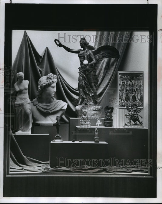 1968 Press Photo Hall of religion creation items on exhibit at Milwaukee museum. - Historic Images