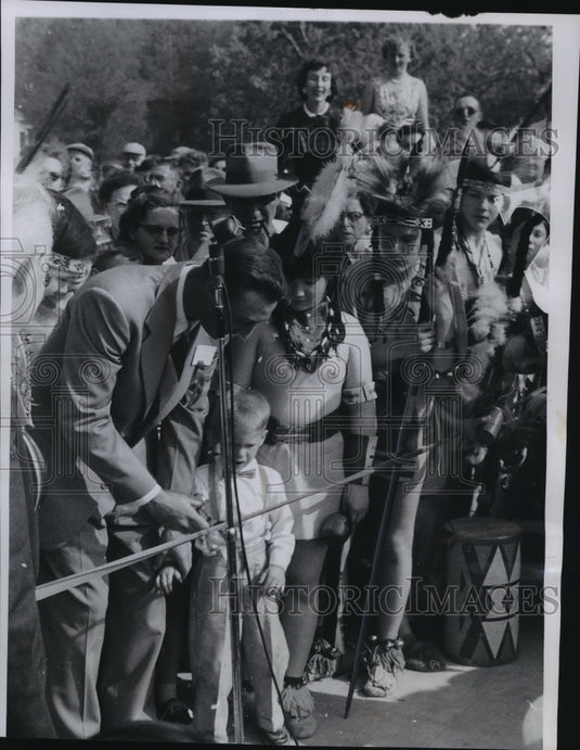 1956 Press Photo of a Ribbon Cutting Ceremony for the New Boat Lift and Bridge-Historic Images