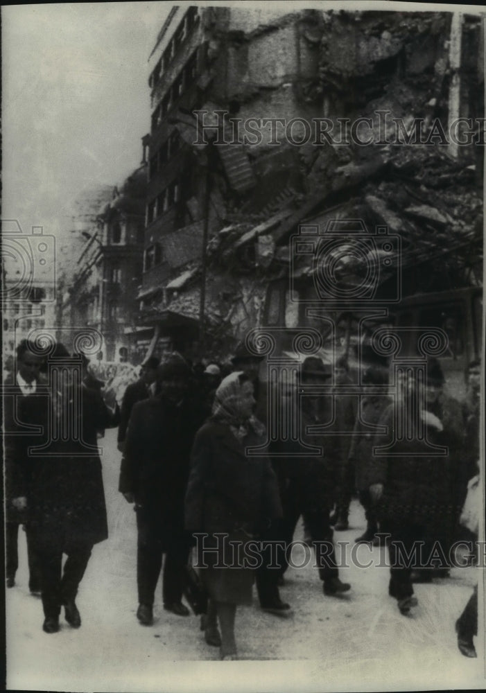 1977 Press Photo Earthquake Damage in Bucharest, Romania - Historic Images