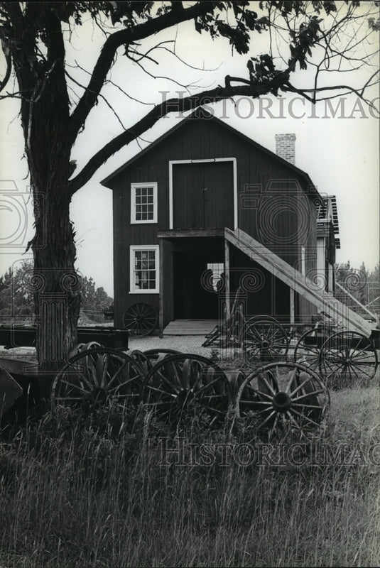 1991 Press Photo The Peterson Wagon Shop located in Old World Wisconsin - Historic Images